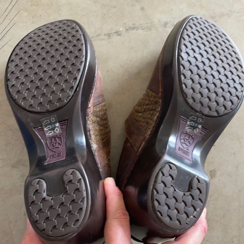 Ariat Clogs - Picture 2 of 2